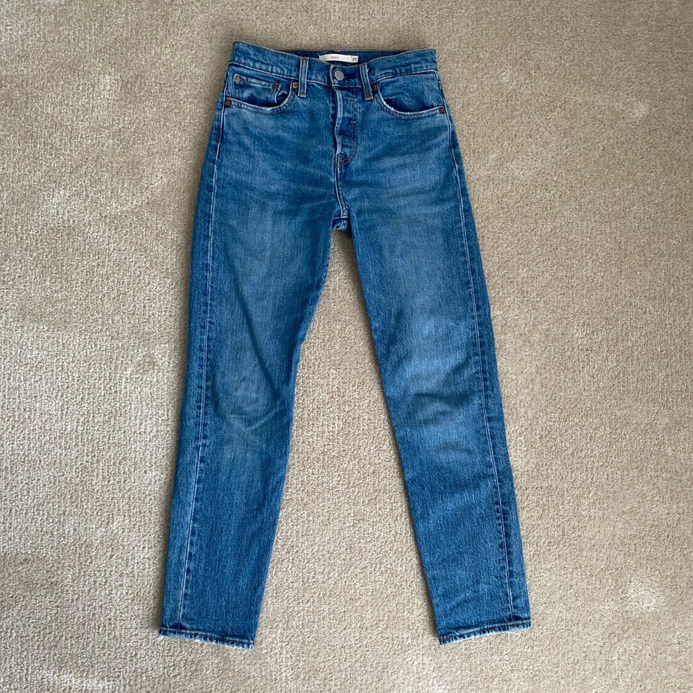 Levi’s wedgie mom jeans light wash size 25